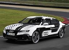 Audi bringt das sportlichste pilotiert fahrende Auto der Welt auf die Rennstrecke